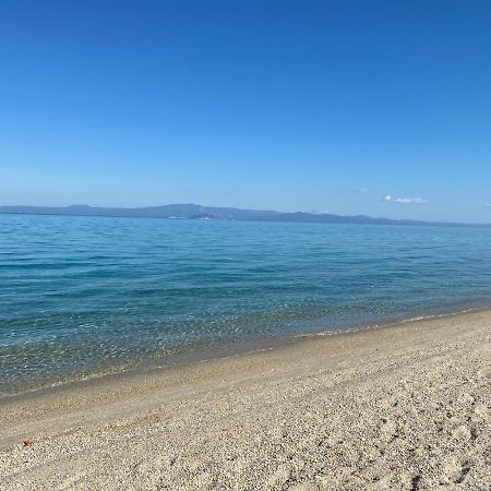 Irini Apartment Ханиоти Экстерьер фото