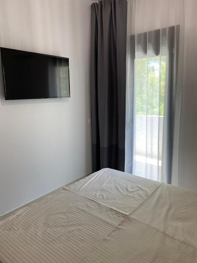 Irini Apartment Ханиоти Экстерьер фото