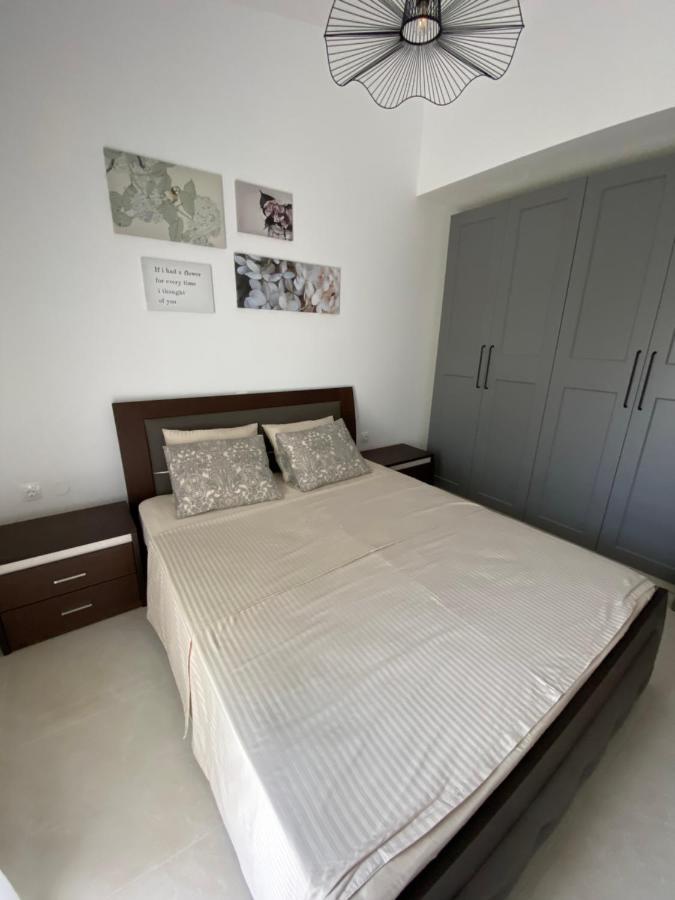 Irini Apartment Ханиоти Экстерьер фото