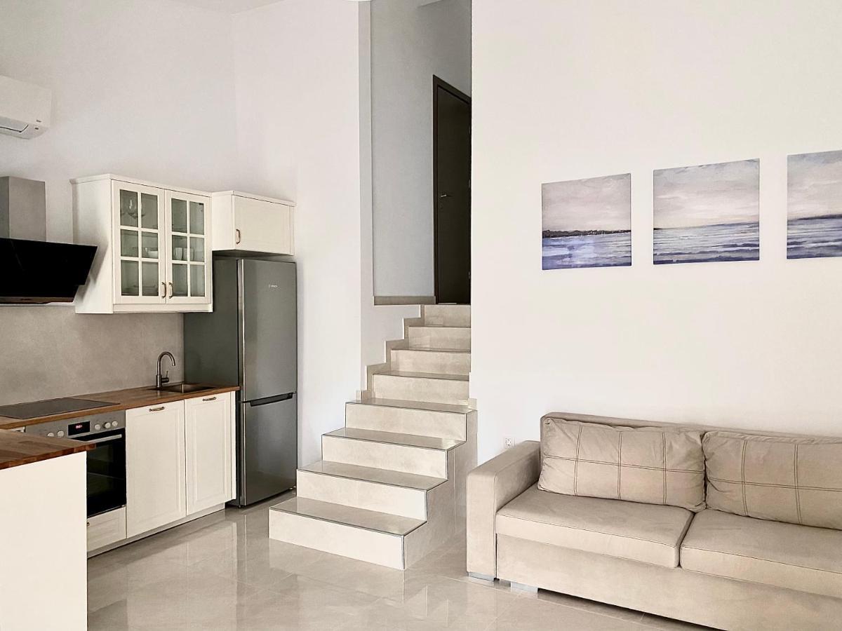Irini Apartment Ханиоти Экстерьер фото
