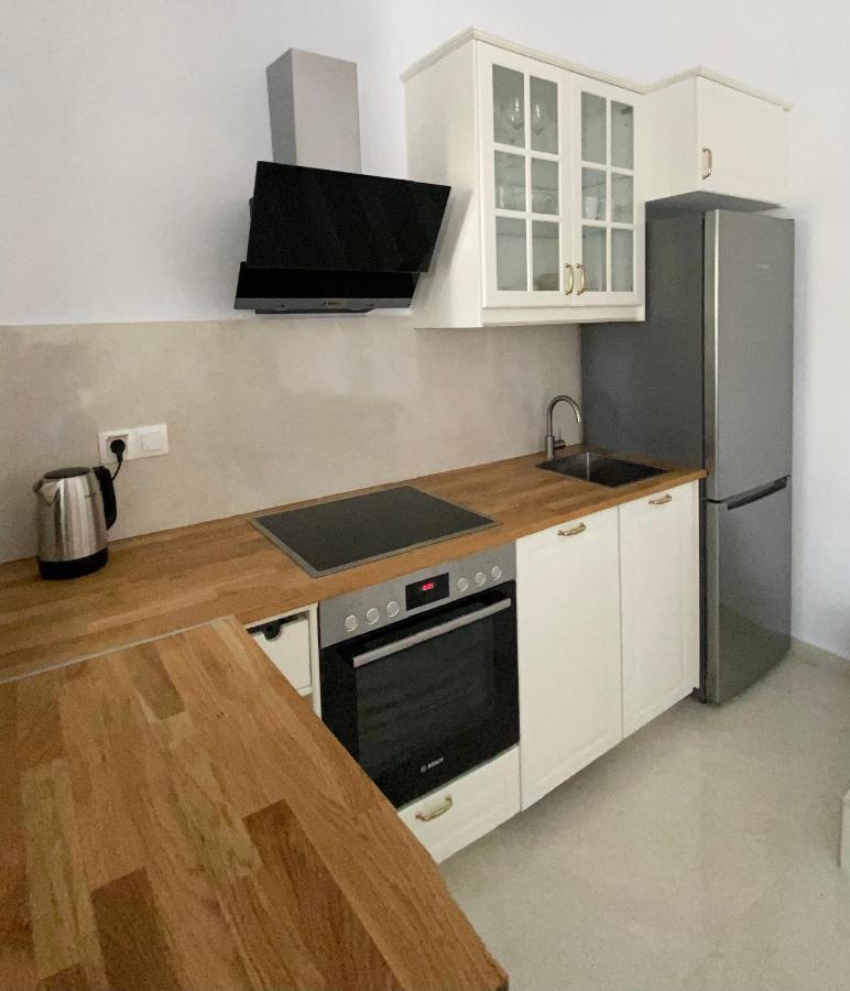 Irini Apartment Ханиоти Экстерьер фото